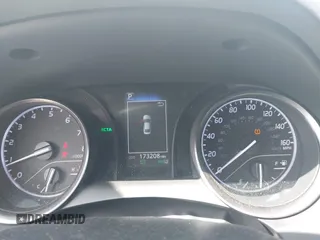 2022 Toyota Camry SE z VIN 4T1T11AK5NU701354, wystawiony jako IAAI lot #42135026 z przebiegiem 173 208 mil mil oraz . Historia ofert i sprzedaży dostępna na DreamBid. Obrazek 7.