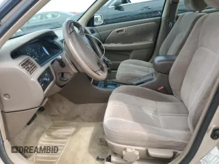 1998 Toyota Camry LE z VIN 4T1BG22K0WU858838, wystawiony jako Copart lot #53525565 z przebiegiem 133 777 mil mil oraz Czysty tytuł • Clean title. Historia ofert i sprzedaży dostępna na DreamBid. Obrazek 7.