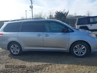2011 Toyota Sienna XLE with VIN 5TDDK3DC0BS012604, listed as a IAAI auction lot 41533173 with 174,779 mi miles. Bid and sale history available at carsss.com. Image 13.