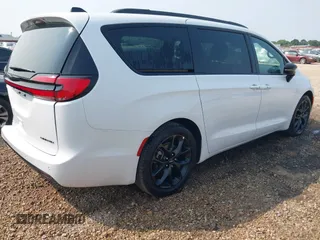 2025 Chrysler Pacifica Limited z VIN 2C4RC1GG0SR515368, wystawiony jako IAAI lot #42394201 z przebiegiem 14 810 mil mil oraz . Historia ofert i sprzedaży dostępna na DreamBid. Obrazek 4.