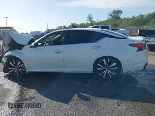2019 Nissan Altima 2.5 Platinum with VIN 1N4BL4FV7KC219605, listed as a IAAI auction lot 40867438 with 80,208 mi miles. Bid and sale history available at carsss.com. Image 14.