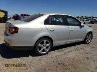 2010 Volkswagen Jetta Limited Edition с VIN 3VWAZ7AJ5AM095631, выставлен на аукционе Copart как лот 65407545 с пробегом 120 103 миль миль и Списание • Salvage title. История ставок и продаж доступна на DreamBid. Изображение 3.