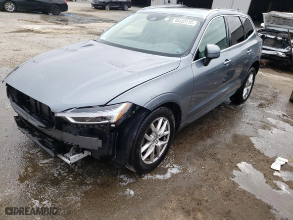2018 Volvo XC60 Momentum with VIN LYV102RK1JB083592, listed as a Copart auction lot 68032212 with 34,094 mi miles. Bid and sale history available at carsss.com. Image 1.