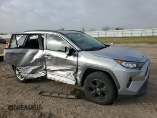 2020 Toyota RAV4 XLE with VIN 2T3P1RFV0LC095311, listed as a Copart auction lot 49062135 with 76,779 mi miles and Salvage Title. Bid and sale history available at carsss.com. Image 4.