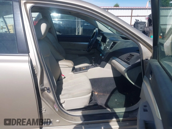 2010 Subaru Legacy Premium z VIN 4S3BMAG67A1244592, wystawiony jako IAAI lot #42349516 z przebiegiem 205 094 mil mil oraz . Historia ofert i sprzedaży dostępna na DreamBid. Obrazek 5.