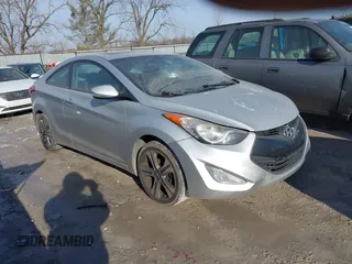 2013 Hyundai Elantra GS z VIN KMHDH6AE7DU006640, wystawiony jako IAAI lot #41421503 z przebiegiem 168 787 mil mil oraz . Historia ofert i sprzedaży dostępna na DreamBid. Obrazek 1.