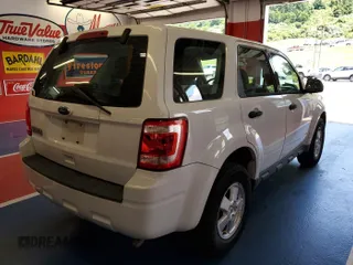 2011 Ford Escape XLS z VIN 1FMCU9C71BKB04384, wystawiony jako IAAI lot #42790150 z przebiegiem 103 089 mil mil oraz . Historia ofert i sprzedaży dostępna na DreamBid. Obrazek 21.