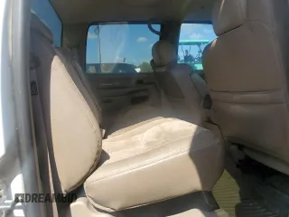 2006 GMC Sierra 3500 DRW Work Trk z VIN 1GTJK33236F128574, wystawiony jako Copart lot #77419284 z przebiegiem 167 538 mil mil oraz Szkody całkowita. Historia ofert i sprzedaży dostępna na DreamBid. Obrazek 11.