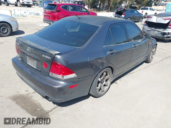 2004 Lexus IS 300/350 z VIN JTHBD192740085284, wystawiony jako IAAI lot #42322144 z przebiegiem 394 260 mil mil oraz . Historia ofert i sprzedaży dostępna na DreamBid. Obrazek 4.