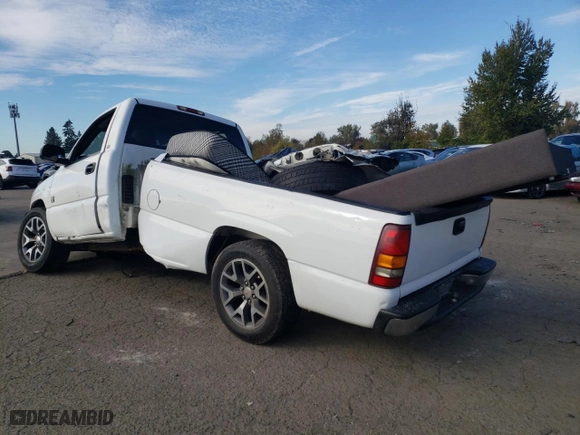2000 Chevrolet Silverado 1500 with VIN 1GCEC14V6YE109568, listed as a Copart auction lot 77841724 with 0 mi miles and Salvage Title. Bid and sale history available at carsss.com. Image 2.