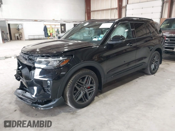 2025 Ford Explorer ST z VIN 1FMWK8GC6SGA08676, wystawiony jako IAAI lot #42043230 z przebiegiem 4 934 mil mil oraz . Historia ofert i sprzedaży dostępna na DreamBid. Obrazek 18.