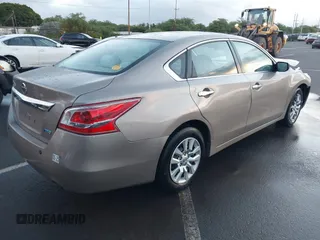 2013 Nissan Altima SL with VIN 1N4AL3AP8DN479176, listed as a IAAI auction lot 41736132 with 130,397 mi miles and . Bid and sale history available at DreamBid. Image 4.