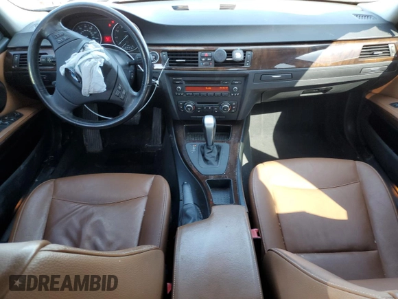 2011 BMW 3 Series 328i xDrive z VIN WBAPK5G57BNN30721, wystawiony jako Copart lot #54138535 z przebiegiem 145 049 mil mil oraz Szkody całkowita. Historia ofert i sprzedaży dostępna na DreamBid. Obrazek 8.