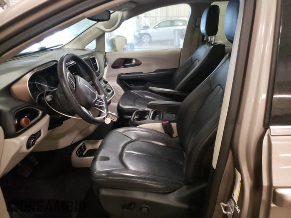 2018 Chrysler Pacifica Touring L z VIN 2C4RC1BGXJR153930, wystawiony jako Copart lot #88684735 z przebiegiem 64 822 mil mil oraz Szkoda całkowita • Salvage title. Historia ofert i sprzedaży dostępna na DreamBid. Obrazek 7.