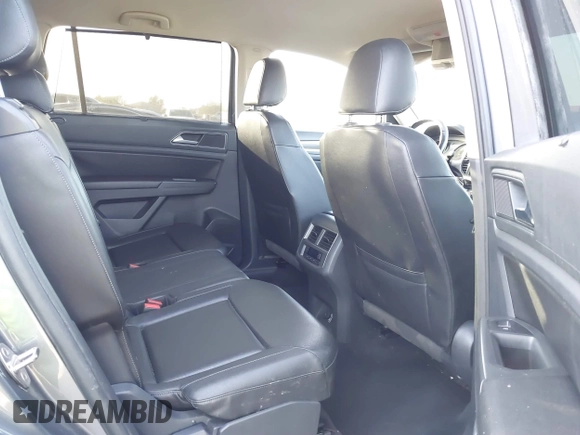 2018 Volkswagen Atlas SE with VIN 1V2DR2CA8JC502499, listed as a IAAI auction lot 41562852 with 142,362 mi miles and . Bid and sale history available at DreamBid. Image 8.