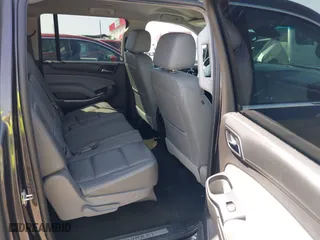 2018 Chevrolet Suburban LT with VIN 1GNSCHKCXJR128787, listed as a IAAI auction lot 41909965 with 123,020 mi miles. Bid and sale history available at carsss.com. Image 8.