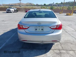 2011 Hyundai Sonata Limited z VIN 5NPEC4ACXBH175889, wystawiony jako IAAI lot #42387391 z przebiegiem 227 660 mil mil oraz . Historia ofert i sprzedaży dostępna na DreamBid. Obrazek 17.