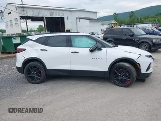 2021 Chevrolet Blazer LT z VIN 3GNKBHR40MS577432, wystawiony jako IAAI lot #42388880 z przebiegiem 35 438 mil mil oraz . Historia ofert i sprzedaży dostępna na DreamBid. Obrazek 13.