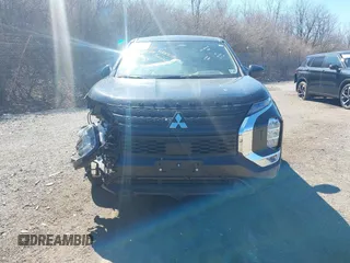 2023 Mitsubishi Outlander SE with VIN JA4J4UA8XPZ041238, listed as a IAAI auction lot 41639755 with 41,186 mi miles. Bid and sale history available at carsss.com. Image 13.