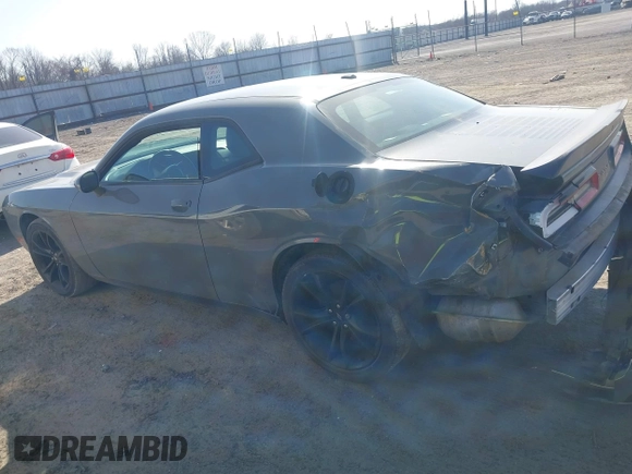 2017 Dodge Challenger SXT z VIN 2C3CDZAG6HH519129, wystawiony jako IAAI lot #41771993 z przebiegiem 56 676 mil mil oraz . Historia ofert i sprzedaży dostępna na DreamBid. Obrazek 14.
