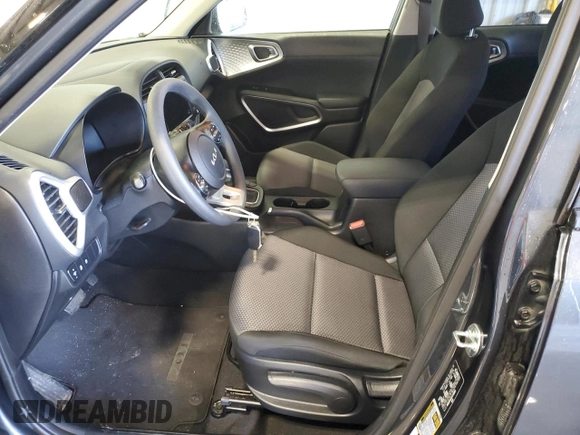 2025 Kia Soul LX with VIN KNDJ23AU5S7243802, listed as a Copart auction lot 54046585 with 11,984 mi miles and Clean Title. Bid and sale history available at DreamBid. Image 7.