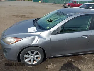2011 Mazda Mazda3 i Touring with VIN JM1BL1VGXB1372499, listed as a IAAI auction lot 42112283 with 98,564 mi miles. Bid and sale history available at carsss.com. Image 18.