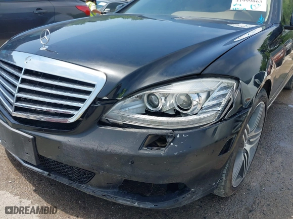 2013 Mercedes-Benz S-Class S 550 with VIN WDDNG7DB7DA531529, listed as a IAAI auction lot 41999063 with 121,561 mi miles. Bid and sale history available at carsss.com. Image 6.