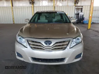 2010 Toyota Camry z VIN 4T4BF3EK7AR009664, wystawiony jako Copart lot #60933215 z przebiegiem 253 195 mil mil oraz Czysty tytuł • Clean title. Historia ofert i sprzedaży dostępna na DreamBid. Obrazek 5.