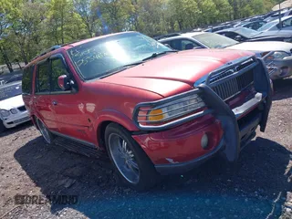 2001 Lincoln Navigator z VIN 5LMFU28A61LJ03911, wystawiony jako IAAI lot #42224567 z przebiegiem Nie podano mil oraz . Historia ofert i sprzedaży dostępna na DreamBid. Obrazek 1.