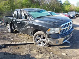 2015 Ram 1500 SLT z VIN 1C6RR6GT3FS561653, wystawiony jako IAAI lot #41935960 z przebiegiem 185 092 mil mil oraz . Historia ofert i sprzedaży dostępna na DreamBid. Obrazek 1.