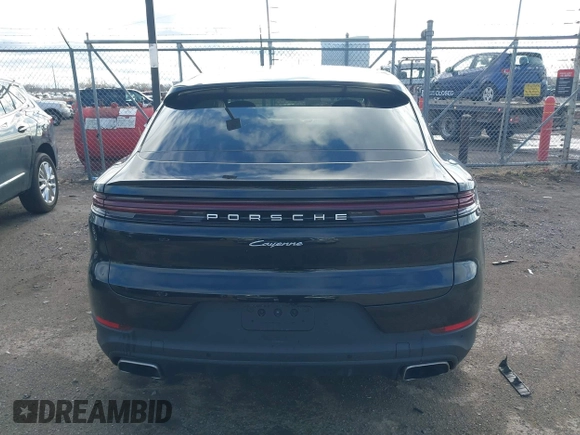 2025 Porsche Cayenne z VIN WP1BA2AY4SDA29016, wystawiony jako IAAI lot #41899275 z przebiegiem 7 099 mil mil oraz . Historia ofert i sprzedaży dostępna na DreamBid. Obrazek 16.
