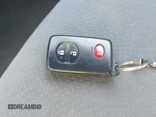 2010 Toyota Prius II z VIN JTDKN3DU6A0012440, wystawiony jako IAAI lot #42324818 z przebiegiem 260 601 mil mil oraz . Historia ofert i sprzedaży dostępna na DreamBid. Obrazek 11.