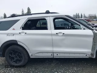 2022 Ford Explorer Timberline z VIN 1FMSK8JH8NGC38906, wystawiony jako IAAI lot #41620210 z przebiegiem 47 945 mil mil oraz . Historia ofert i sprzedaży dostępna na DreamBid. Obrazek 14.