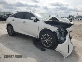 2023 Lexus RX 350 z VIN JTJCHMAA8P2002532, wystawiony jako Copart lot #44934595 z przebiegiem 13 756 mil mil oraz Szkoda całkowita • Salvage title. Historia ofert i sprzedaży dostępna na DreamBid. Obrazek 4.
