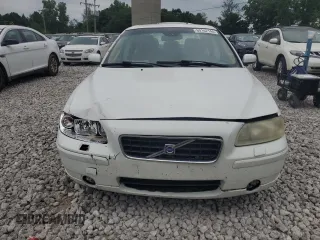 2005 Volvo S60 with VIN YV1RS612X52461555, listed as a Copart auction lot 60142144 with 156,418 mi miles and Clean Title. Bid and sale history available at carsss.com. Image 5.