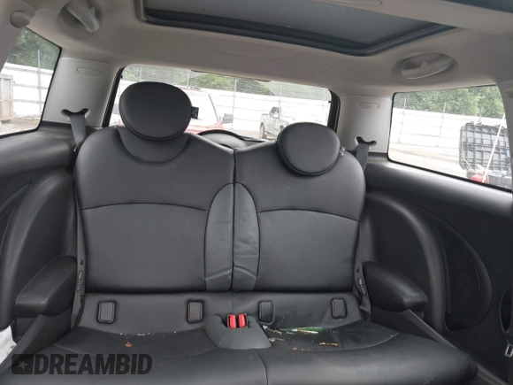 2007 MINI Hardtop S with VIN WMWMF73587TL87127, listed as a IAAI auction lot 42648540 with Not provided miles and . Bid and sale history available at DreamBid. Image 8.