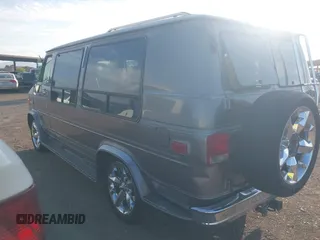 1993 GMC Vandura z VIN 1GDEG25K9PF513953, wystawiony jako IAAI lot #42194799 z przebiegiem 135 966 mil mil oraz . Historia ofert i sprzedaży dostępna na DreamBid. Obrazek 3.