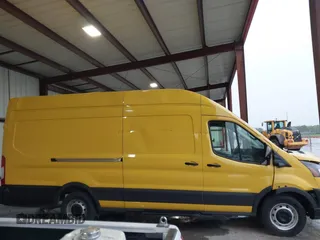 2022 Ford Transit Cargo z VIN 1FTBR3X82NKA09368, wystawiony jako IAAI lot #38831402 z przebiegiem 34 881 mil mil oraz . Historia ofert i sprzedaży dostępna na DreamBid. Obrazek 13.