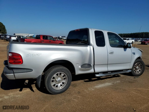 2003 Ford F-150 XL with VIN 1FTRX07W33KB36757, listed as a Copart auction lot 82878694 with 0 mi miles and Salvage Title. Bid and sale history available at carsss.com. Image 3.