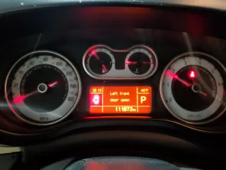 2014 FIAT 500L Easy with VIN ZFBCFABH4EZ015157, listed as a Copart auction lot 53184395 with 111,873 mi miles and Clean Title. Bid and sale history available at carsss.com. Image 9.