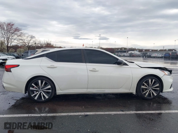 2019 Nissan Altima SR with VIN 1N4BL4CV4KN319945, listed as a IAAI auction lot 41953274 with 131,402 mi miles and . Bid and sale history available at carsss.com. Image 13.