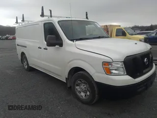 2021 Nissan NV Cargo SV z VIN 1N6BF0KY6MN806540, wystawiony jako IAAI lot #41056861 z przebiegiem 115 358 mil mil oraz . Historia ofert i sprzedaży dostępna na DreamBid. Obrazek 1.