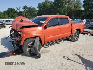 2018 Toyota Tacoma SR5 z VIN 5TFAZ5CN8JX055321, wystawiony jako Copart lot #60101445 z przebiegiem 111 153 mil mil oraz Szkoda całkowita • Salvage title. Historia ofert i sprzedaży dostępna na DreamBid. Obrazek 1.