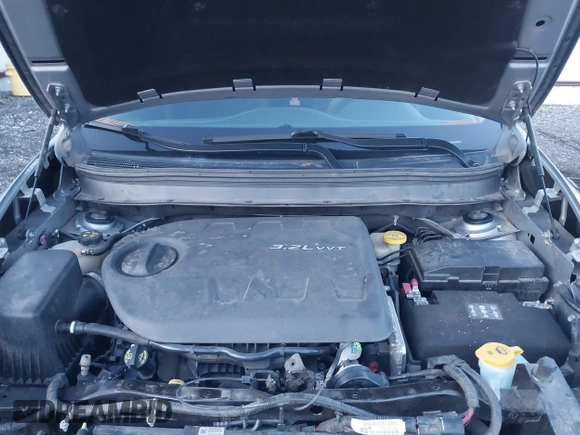 2014 Jeep Cherokee Latitude with VIN 1C4PJMCSXEW220556, listed as a IAAI auction lot 41060501 with 70,152 mi miles and . Bid and sale history available at carsss.com. Image 10.