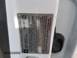 2016 GMC Sierra 3500HD Denali z VIN 1GT42YE84GF304755, wystawiony jako Copart lot #64882644 z przebiegiem 120 309 mil mil oraz Szkody całkowita. Historia ofert i sprzedaży dostępna na DreamBid. Obrazek 12.