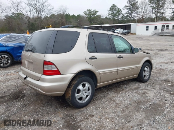 2003 Mercedes-Benz M-Class 3.2L with VIN 4JGAB54E43A383811, listed as a IAAI auction lot 41204136 with 209,327 mi miles. Bid and sale history available at carsss.com. Image 4.