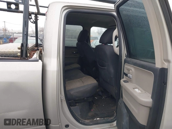 2010 Dodge 1500 SLT z VIN 1D7RV1GP3AS197145, wystawiony jako IAAI lot #41837884 z przebiegiem 241 378 mil mil oraz . Historia ofert i sprzedaży dostępna na DreamBid. Obrazek 8.