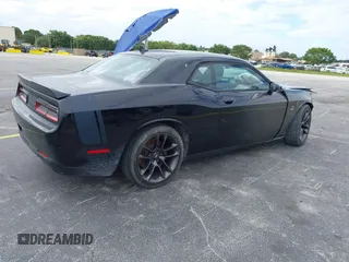 2016 Dodge Challenger R/T Scat Pack z VIN 2C3CDZFJ2GH254938, wystawiony jako IAAI lot #40888589 z przebiegiem 114 582 mil mil oraz . Historia ofert i sprzedaży dostępna na DreamBid. Obrazek 4.