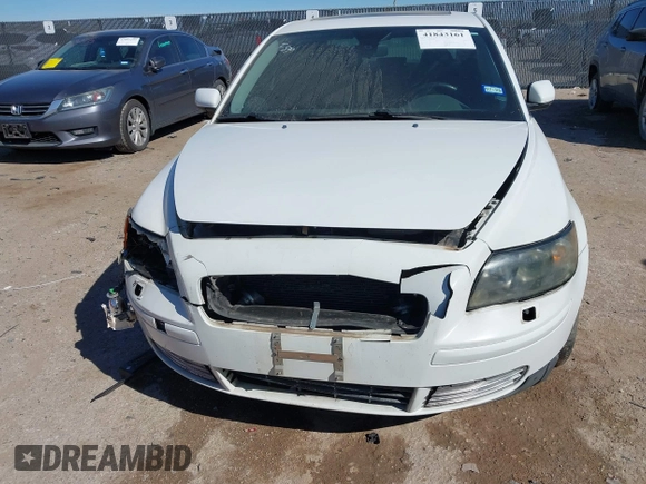 2006 Volvo S40 2.4L with VIN YV1MS390662215602, listed as a IAAI auction lot 41843161 with 184,397 mi miles. Bid and sale history available at carsss.com. Image 6.