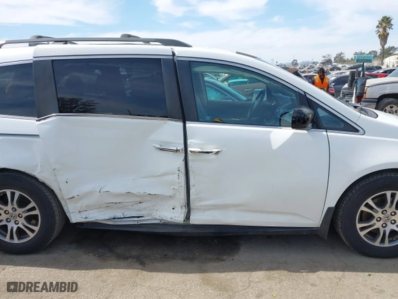 2011 Honda Odyssey EX-L with VIN 5FNRL5H60BB038773, listed as a IAAI auction lot 41762693 with 170,432 mi miles. Bid and sale history available at carsss.com. Image 13.